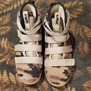Rare Olive Lebron Soldier Xl SFG Camo- Size 3
